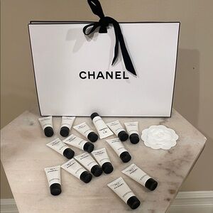 CHANEL Skincare no.1 de Chanel serum Collection .